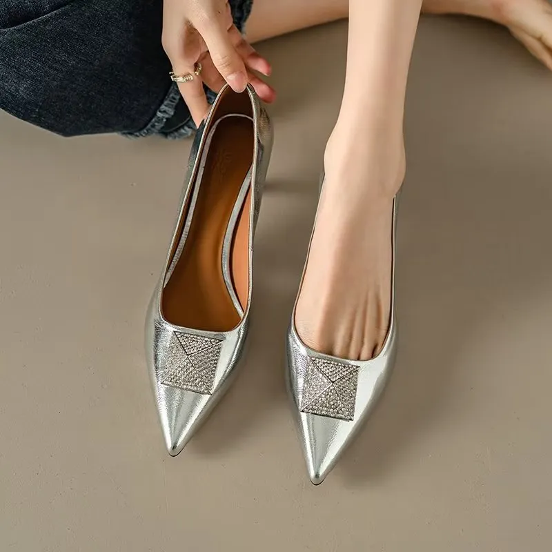 ChicLeather Pointed Toe Low-med Heels