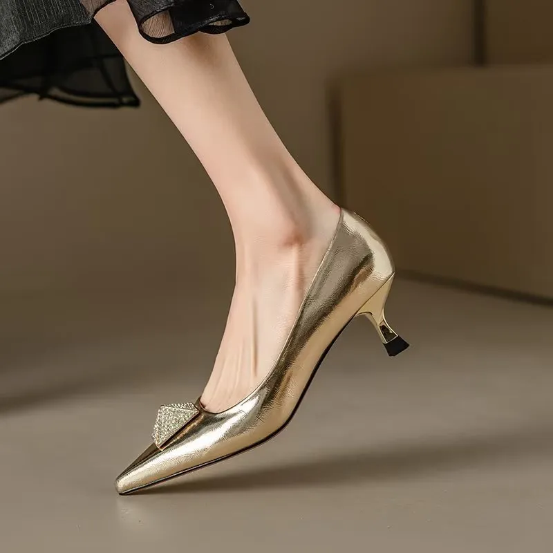 ChicLeather Pointed Toe Low-med Heels