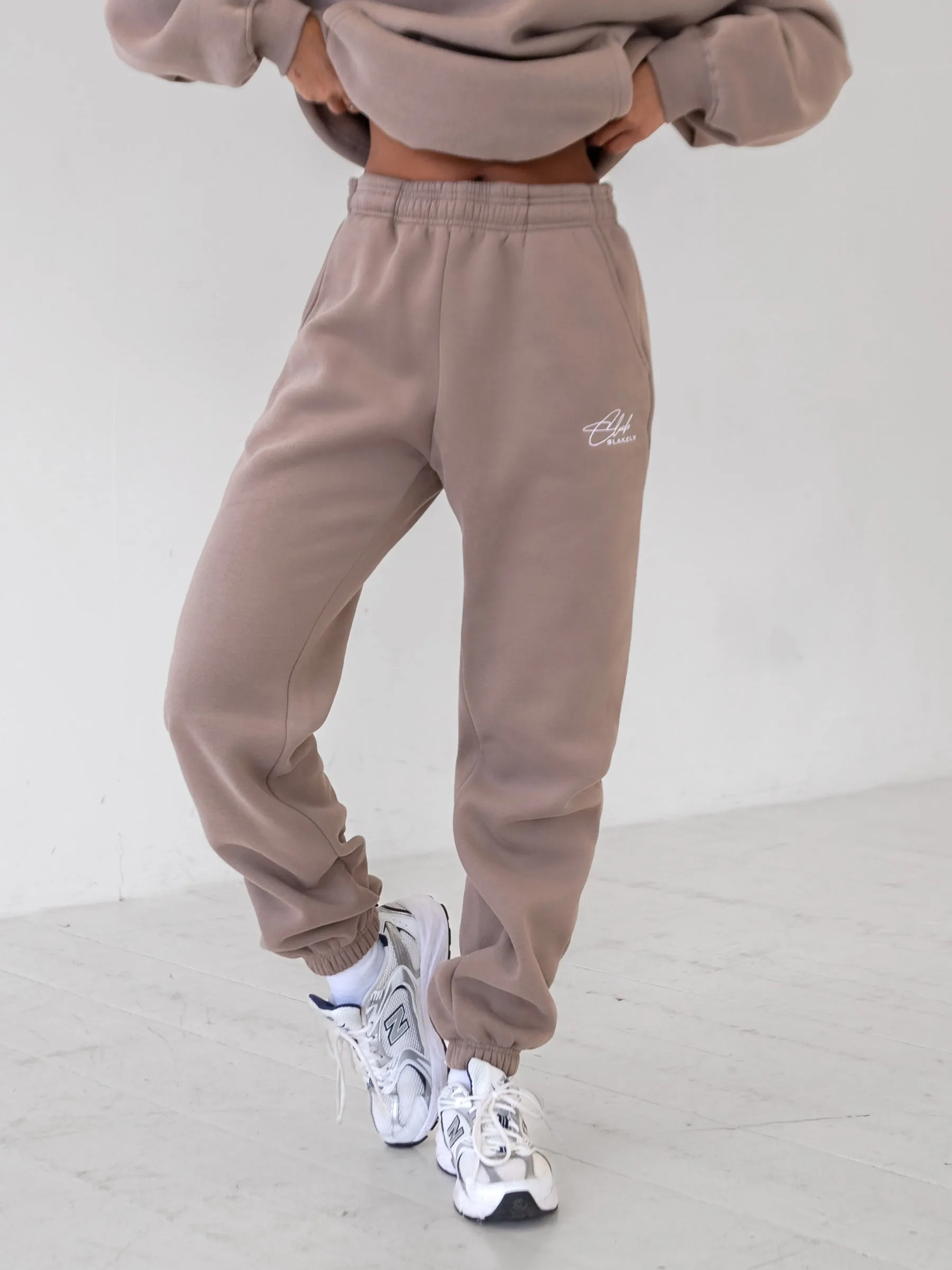 Club Sweatpants - Brown