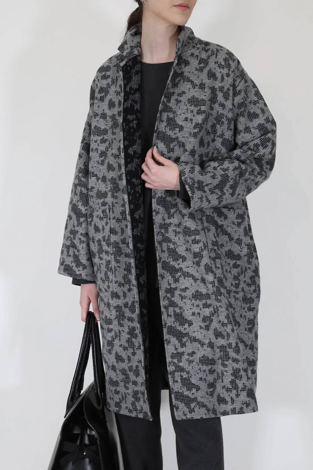 REVERSIBLE WOOL NOTCH COLLAR COAT IN HERRINGBONE PATCHWORK